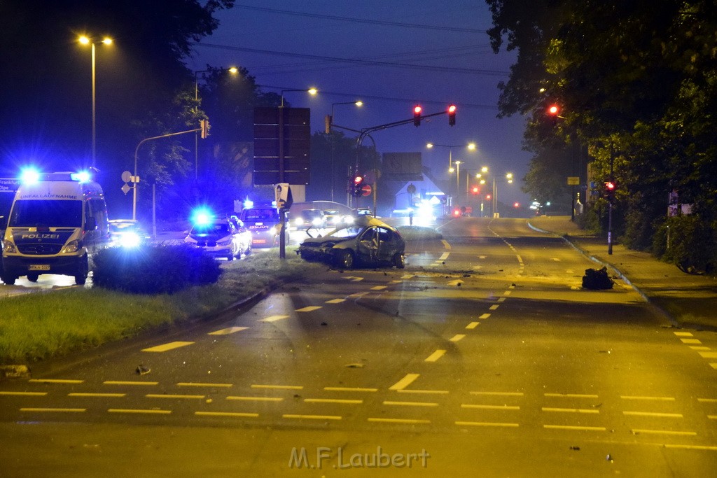 Schwerer VU Koeln Dellbrueck Bergisch Gladbacherstr Herler Ring P066.JPG - Miklos Laubert